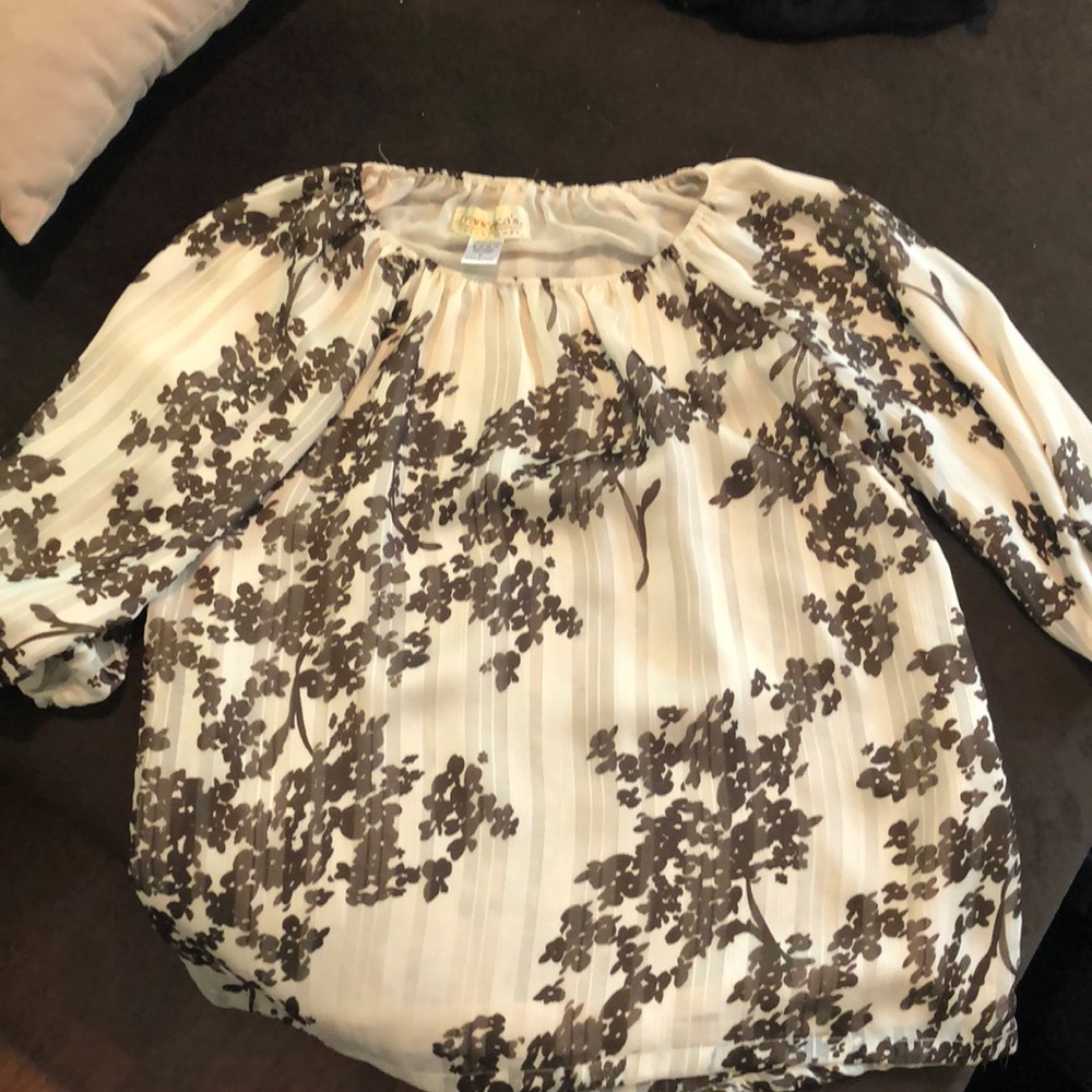 Quarter length Francesca’s blouse size small